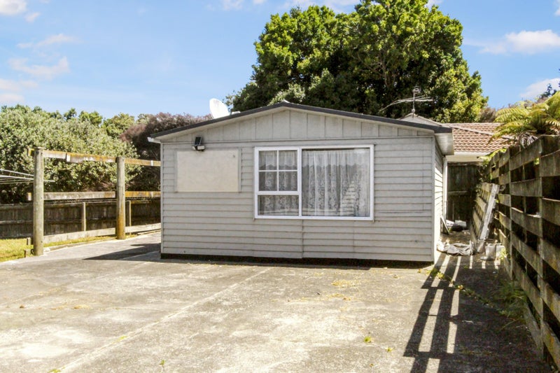 13 Leaver Place, Weymouth, Auckland - Carousel 12