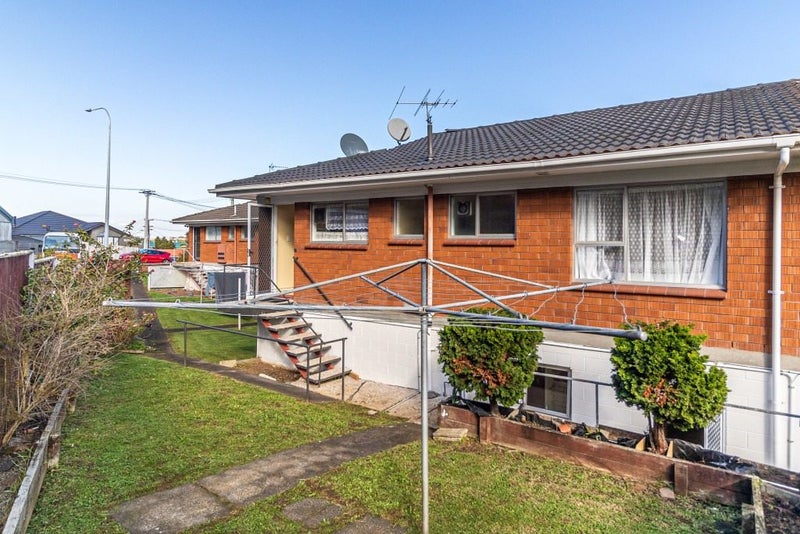 3/29 Hayr Road, Three Kings, Auckland - Carousel 13