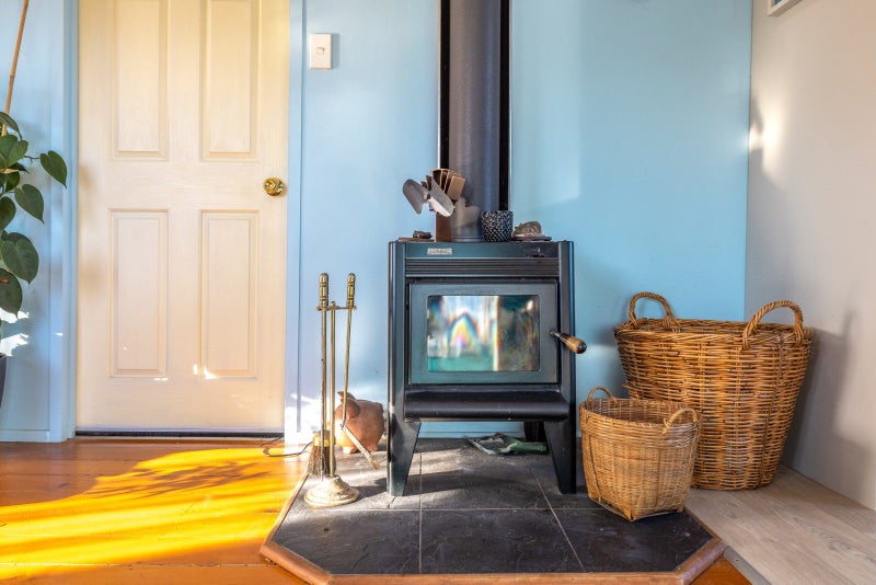 26 Hamilton Road, Surfdale, Waiheke Island - Carousel 2