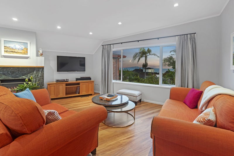 12 Oban Road, Browns Bay, Auckland - Carousel 2