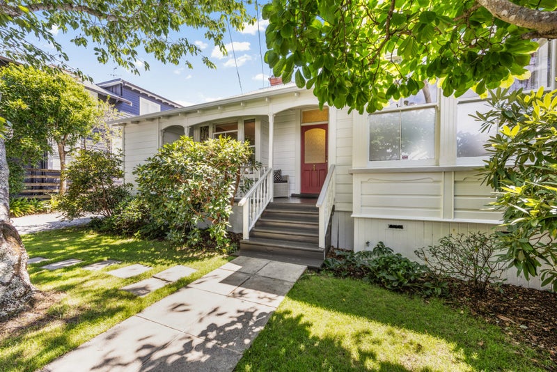 6 Poronui Street, Mount Eden, Auckland - Carousel 1