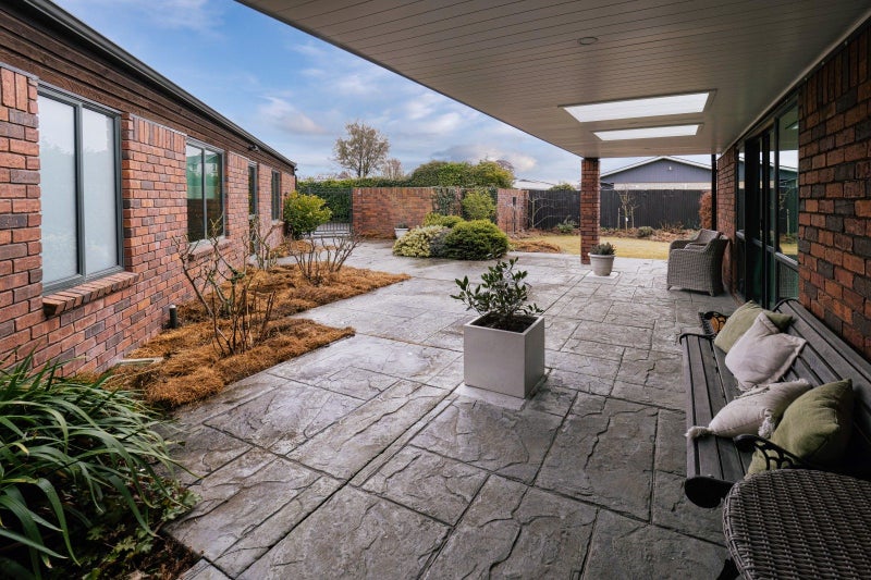 11 Walnut Avenue, Allenton, Ashburton - Carousel 26