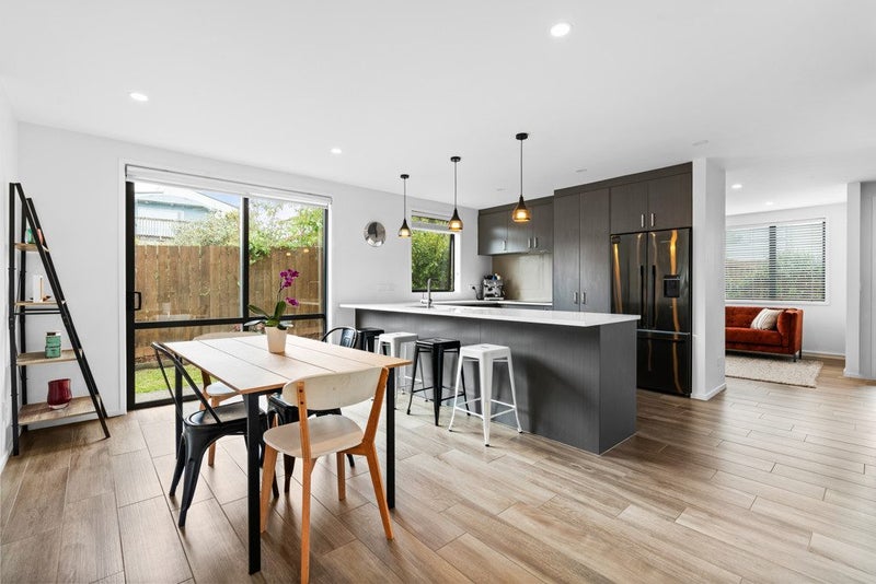 61C Castledine Crescent, Glen Innes, Auckland - Carousel 2