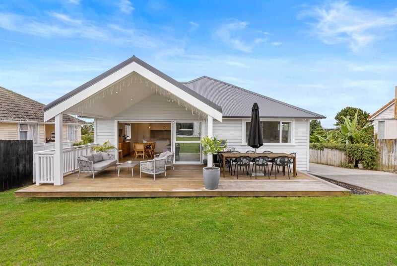 39 Paddington Street, Glen Innes, Auckland - Carousel 1