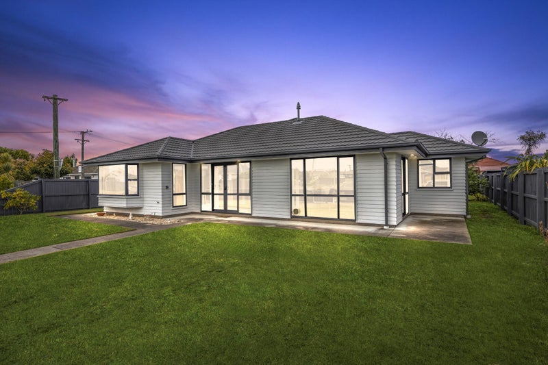 16 Sandy Avenue, New Brighton, Christchurch - Carousel 1