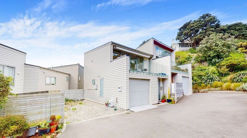 1C Hungerford RD, LYALL BAY, WELLINGTON - Carousel 1