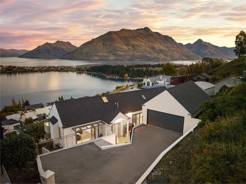 94 Hensman Road, Queenstown, Queenstown - Carousel 2