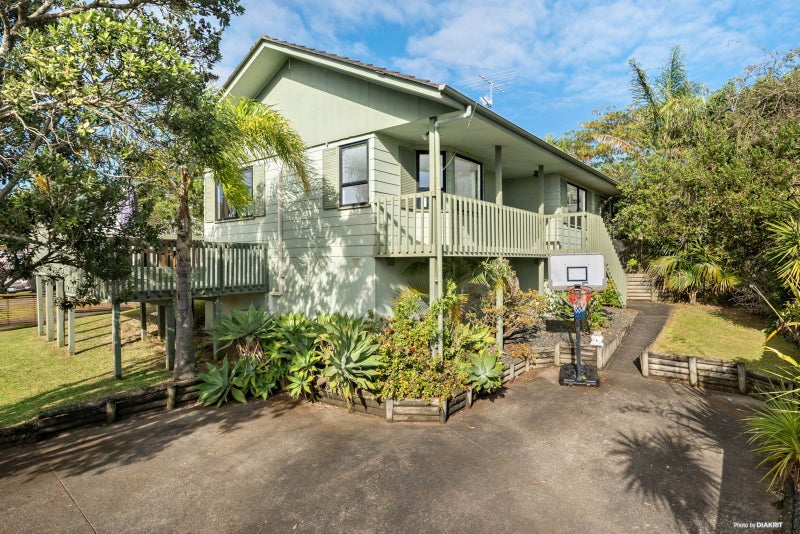 44 Meadowood Drive, Unsworth Heights, Auckland - Carousel 1