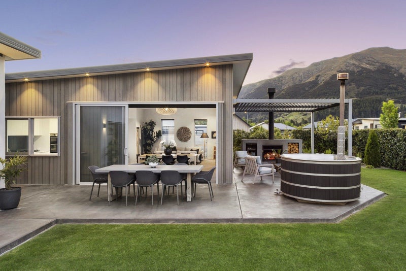 10 Teal Place, Wanaka - Carousel 1