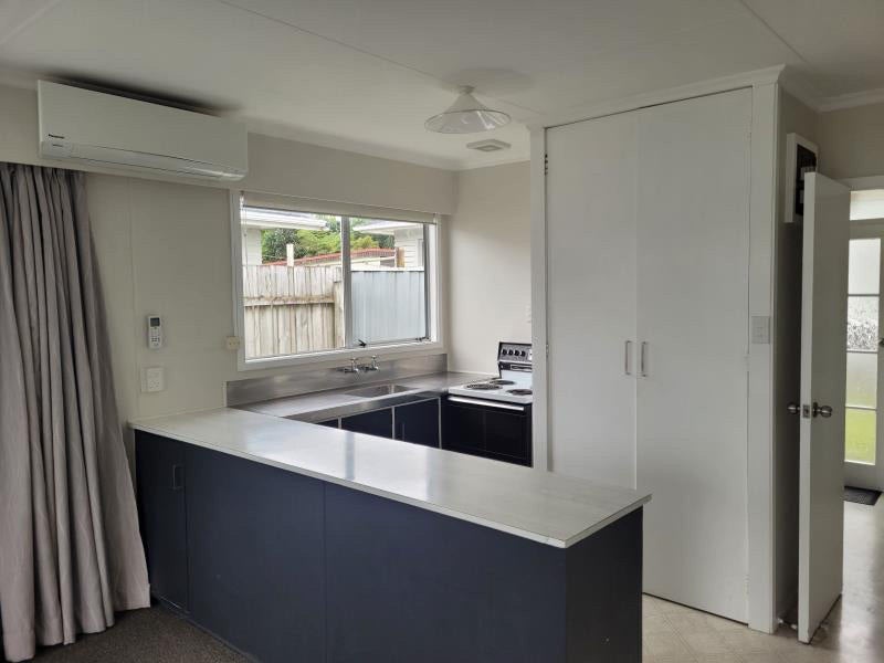 2/124 Ngamotu Road, Spotswood, New Plymouth - Carousel 2