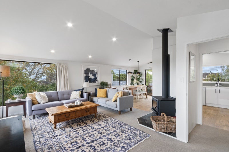 3 View Road, Shelly Park, Auckland - Carousel 1