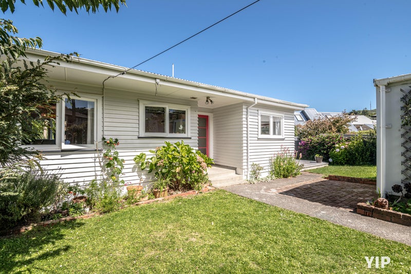 12 Earp Street, Johnsonville, Wellington - Carousel 2