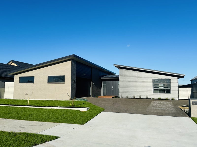 38 Kourataki Road, Baverstock, Hamilton - Carousel 1