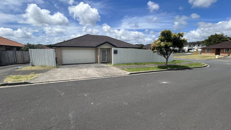 1 Orbit Place, Flat Bush, Auckland - Carousel 1
