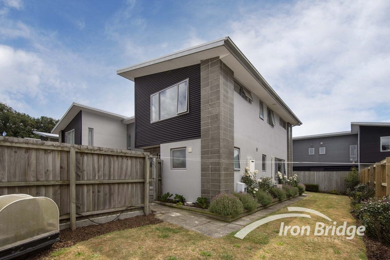 212D Lincoln Road, Addington, Christchurch - Carousel 12