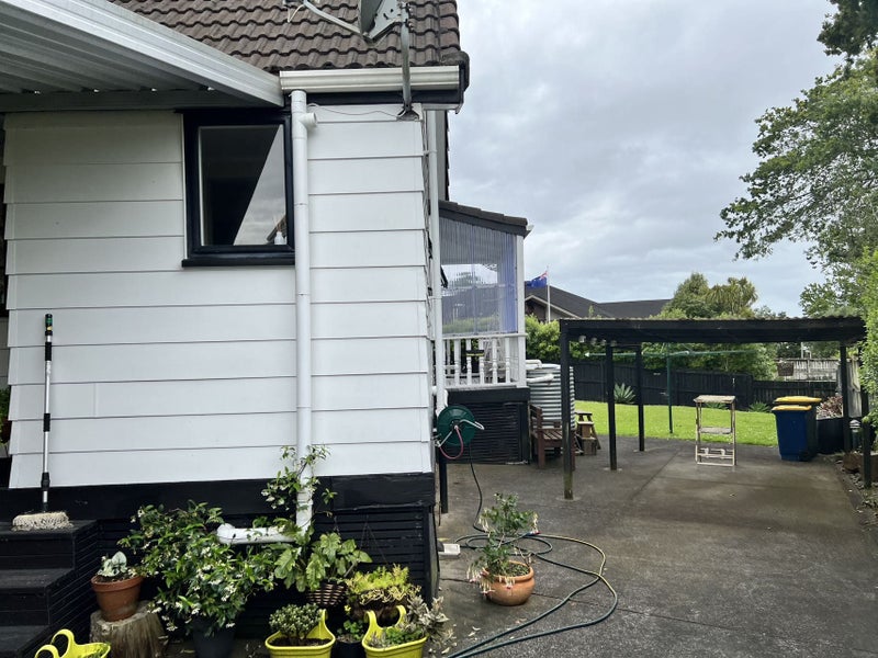 54 Redlands Grove, Swanson, Auckland - Carousel 2