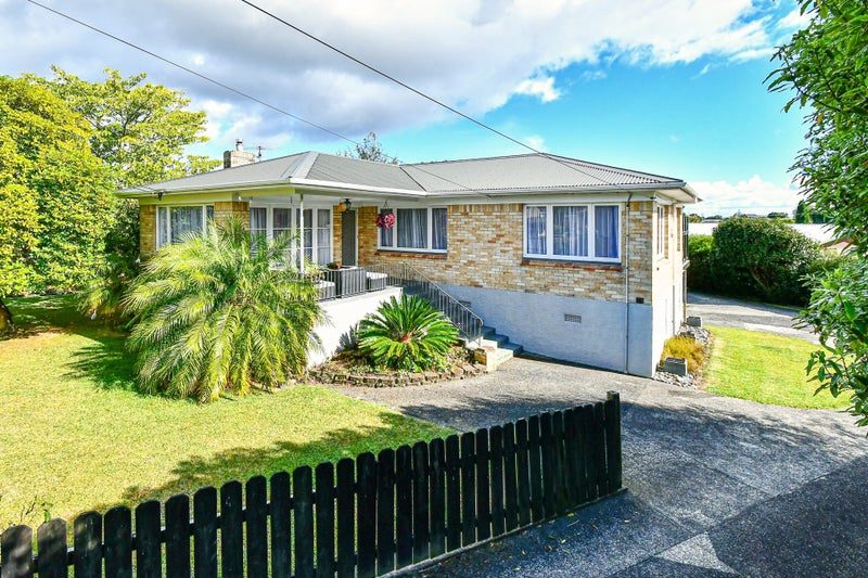 21 Clark Road, Pahurehure, Papakura - Carousel 1