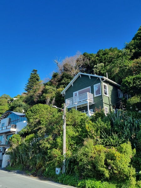425 Karaka Bay Road, Karaka Bays, Wellington - Carousel 1