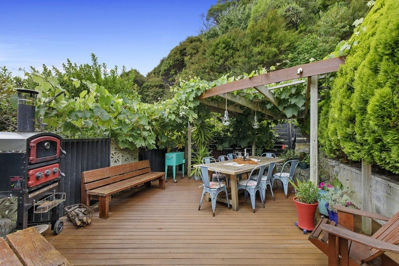 8 Volkner Grove, Waterloo, Lower Hutt - Carousel 2