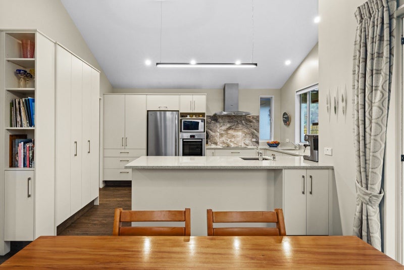 30 Pukekura Place, Taradale, Napier - Carousel 2