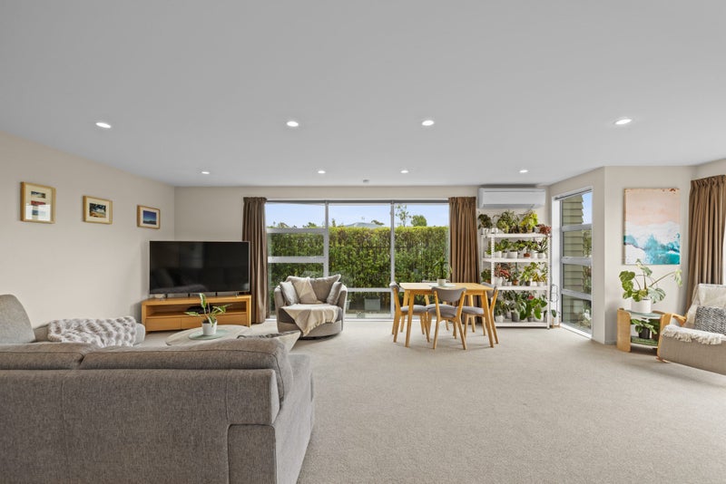 5 Eric Adam Way, Linwood, Christchurch - Carousel 2