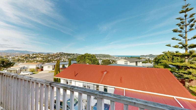 21 Akaroa Drive, Maupuia, Wellington - Carousel 1