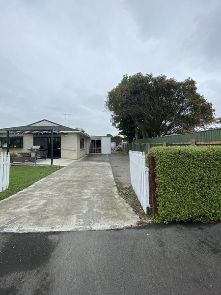 6 Panama Street, Martinborough - Carousel 1