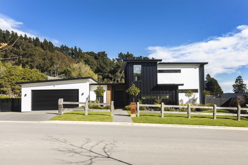 8 Saddle Vale Rise, Halswell, Christchurch - Carousel 2