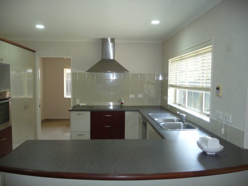 6 Pennygale Close, Flat Bush, Auckland - Carousel 1