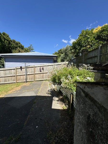 1/15 McLeod Road, Henderson, Auckland - Carousel 11