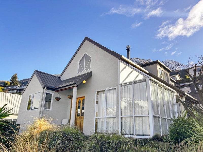 34A Sainsbury Road, Fernhill, Queenstown - Carousel 1