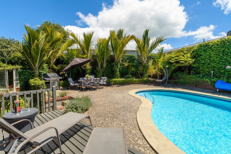 35 Glenn Terrace, Otumoetai, Tauranga - Carousel 1