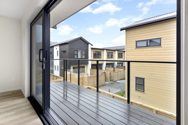 15 The Strand, Wainuiomata, Lower Hutt - Carousel 9
