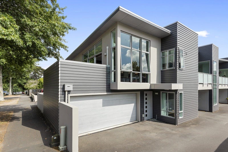 1/21 Wellington Street, Hamilton East, Hamilton - Carousel 1