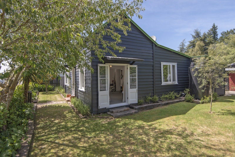 6 Railway Terrace, Coalgate - Carousel 1