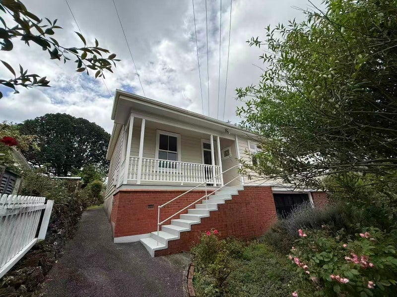 14 Carrick Place, Mount Eden, Auckland - Carousel 1