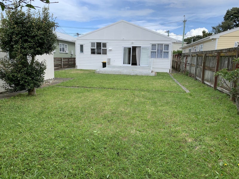 41 Rotherham Terrace, Miramar, Wellington - Carousel 15
