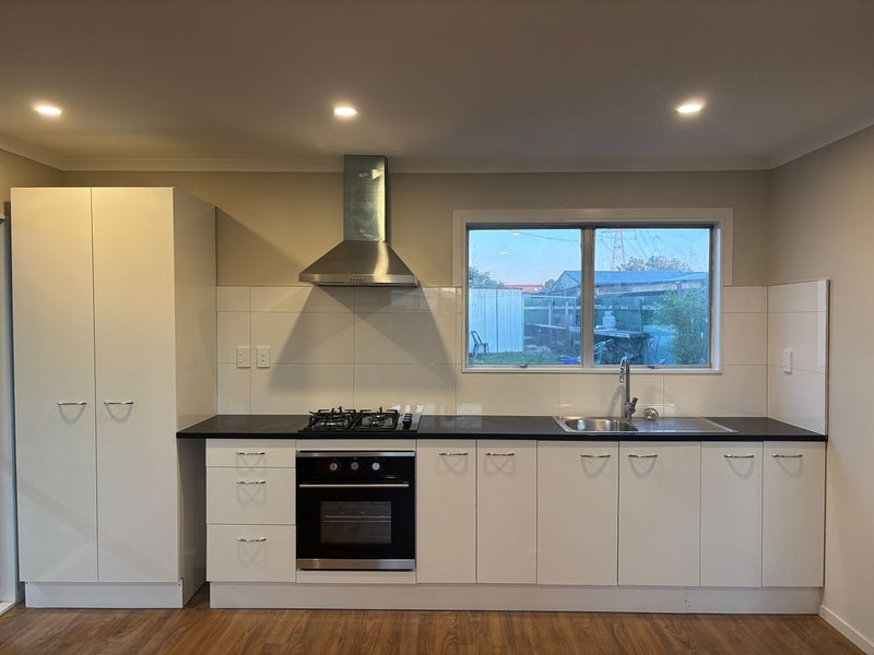 5 Treviso Place, Clover Park, Auckland - Carousel 1