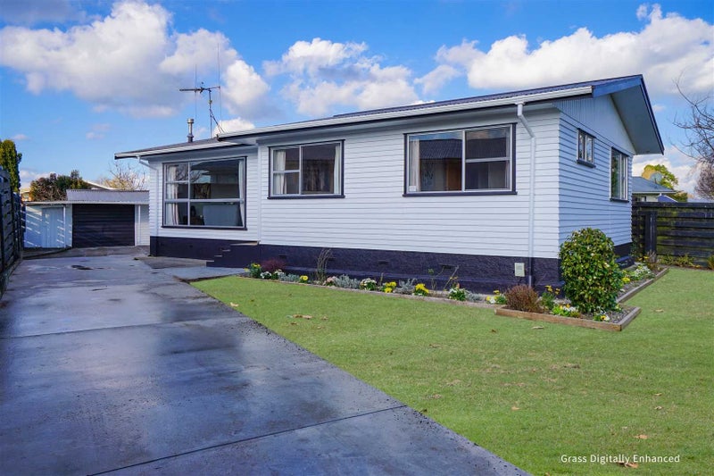 17 Margaret Place, Deanwell, Hamilton - Carousel 1