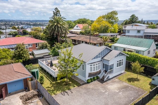 22A Te Atatu Road, Te Atatu South, Auckland - Carousel 2