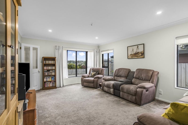 3/7 Banksia Grove, Maungaraki, Lower Hutt - Carousel 2