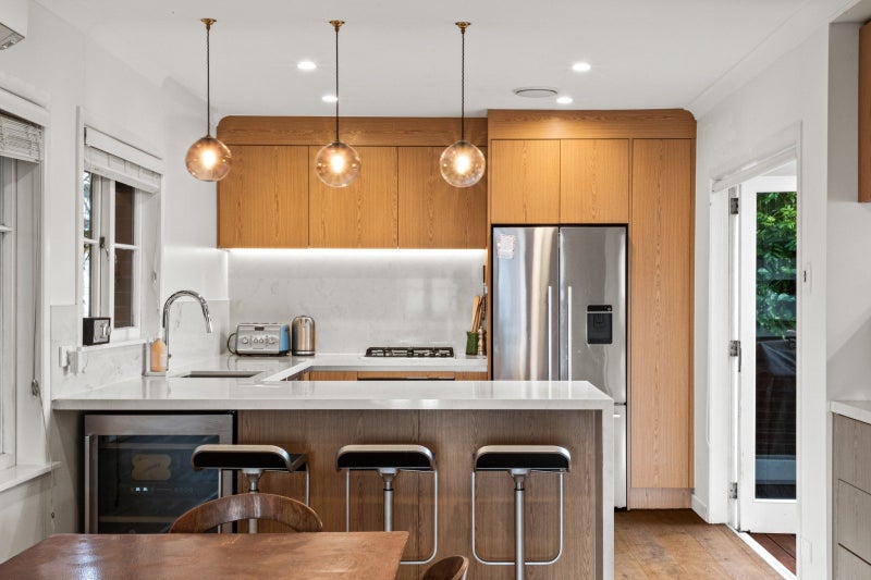 4 Humariri Street, Point Chevalier, Auckland - Carousel 2