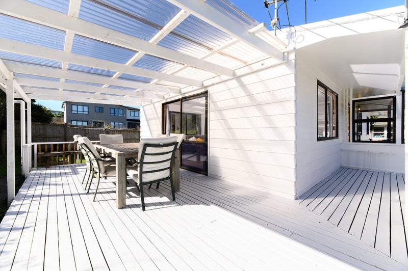 2/68 View Road, Henderson, Auckland - Carousel 1