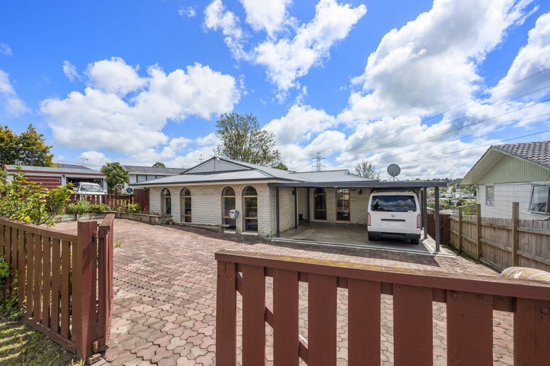 53 Lincoln Park Avenue, Massey, Auckland - Carousel 2