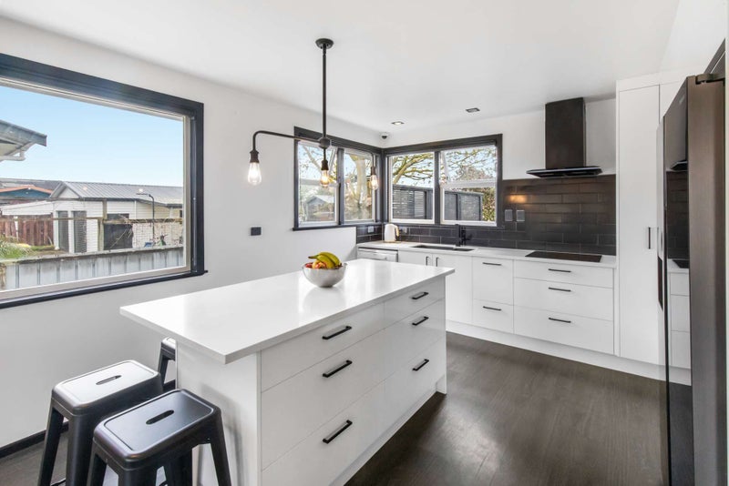 215 Sandwich Road, St Andrews, Hamilton - Carousel 2