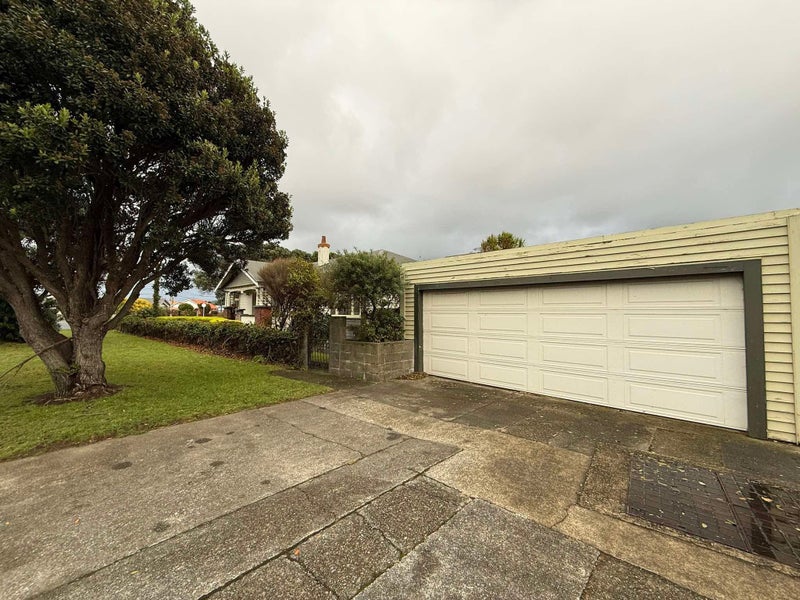 1 Para Street, Miramar, Wellington - Carousel 23