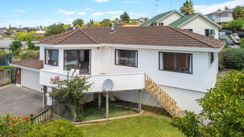 2/66 Picasso Drive, West Harbour, Auckland - Carousel 2