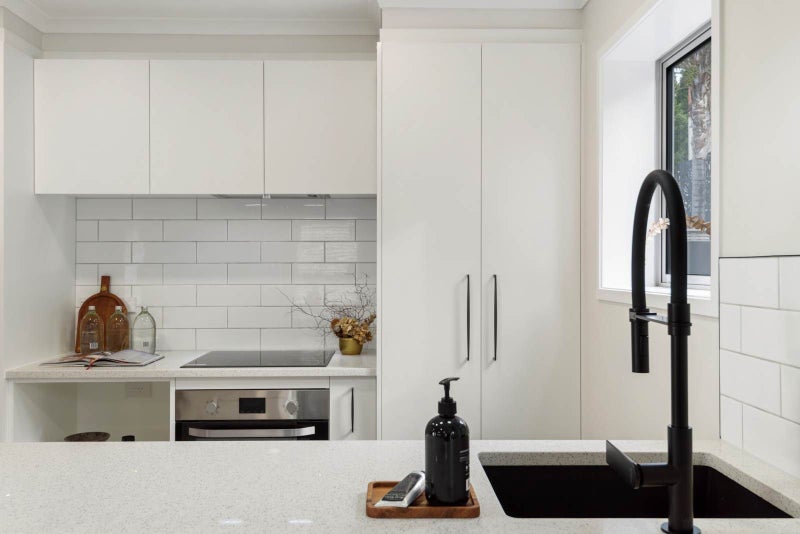 6/13 Kaihu Street, Northcote, Auckland - Carousel 2