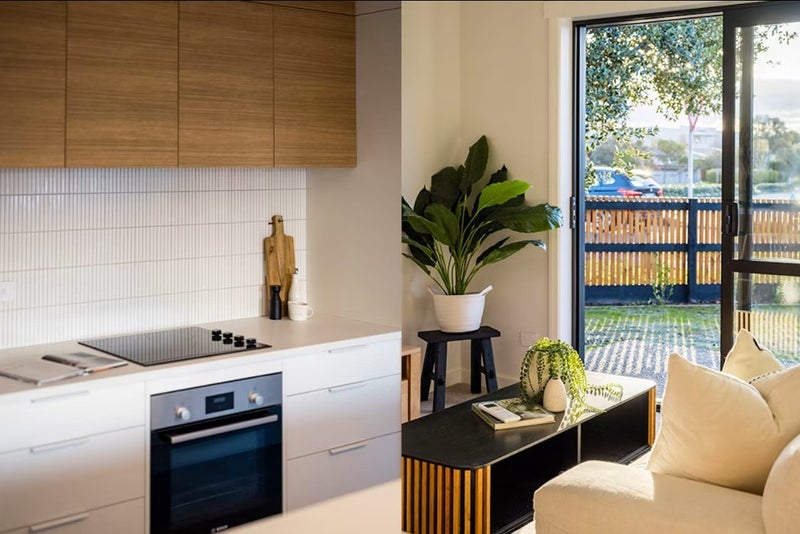 2D Chedworth Avenue, Chedworth, Hamilton - Carousel 2