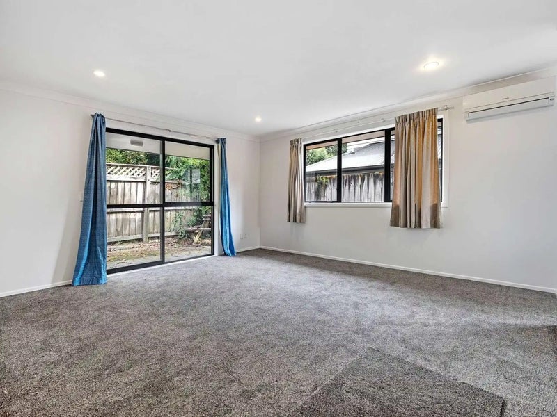 215A Fox Street, Hamilton East, Hamilton - Carousel 2